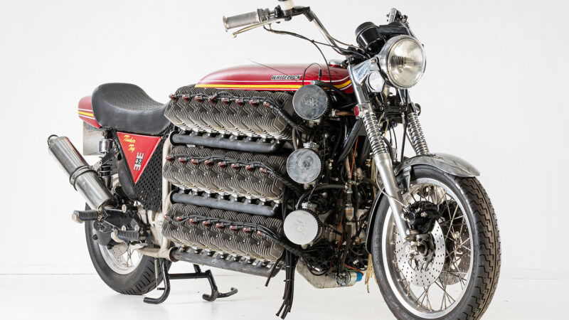 Moto com 48 cilindros entra no Guinness Book of Records