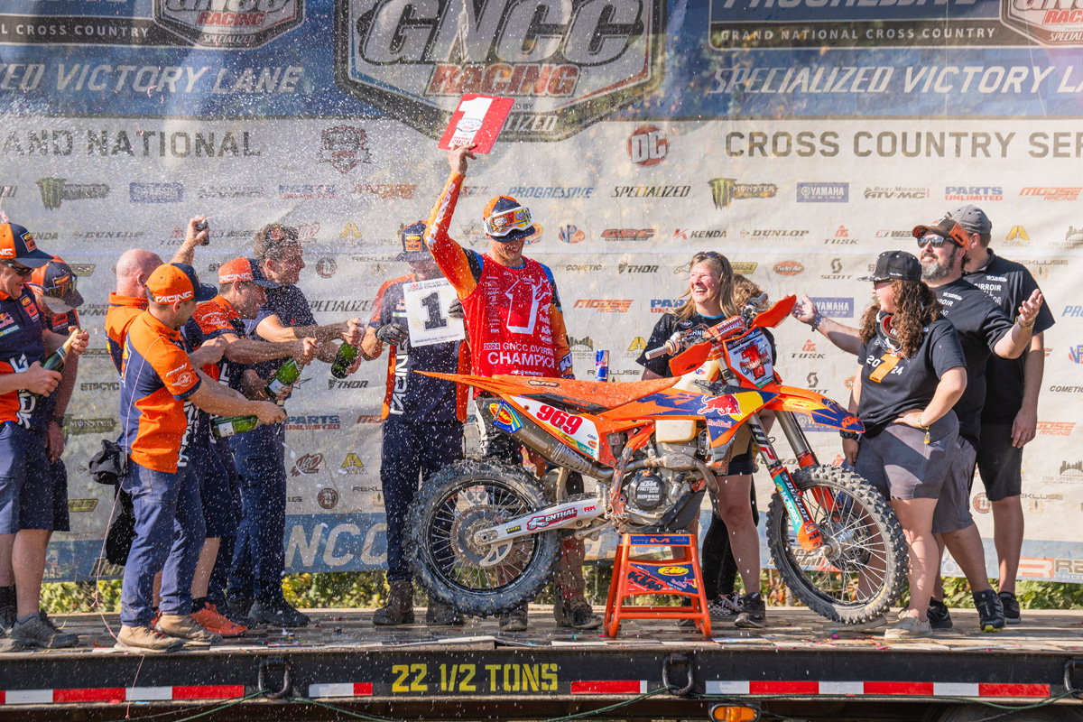 Johnny Girroir, da FMF KTM Factory Racing, foi coroado campeão de 2024 da GNCC