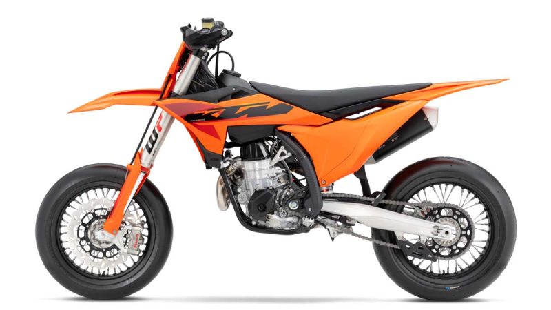 Video, KTM 450 SMR 2025, Mais desempenho, agilidade e potência