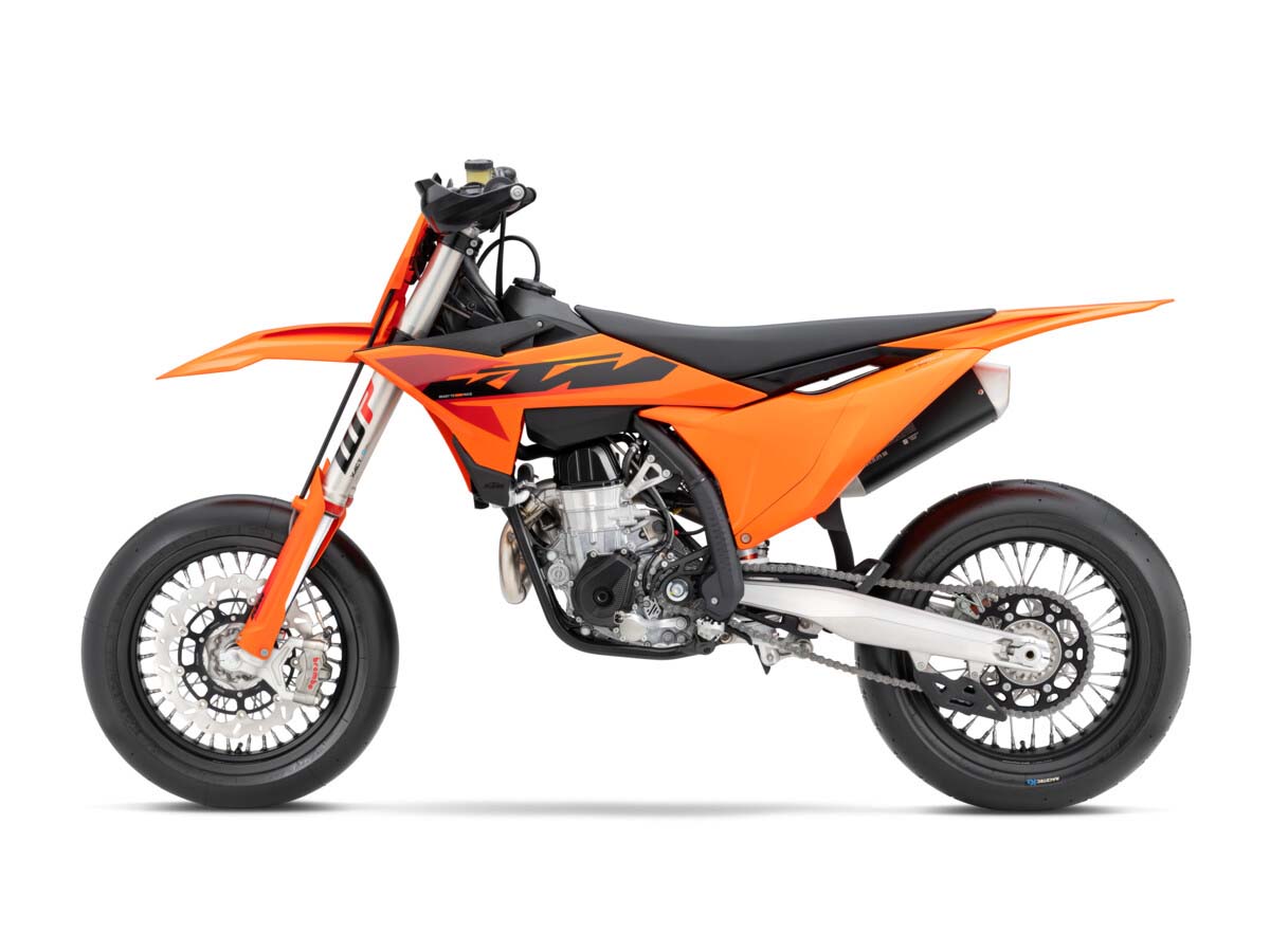 Video, KTM 450 SMR 2025, Mais desempenho, agilidade e potência