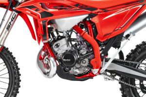 rr-xpro-300-2t-2-motoraid-motobrexo-06