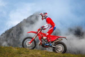 rr-xpro-300-2t-2-motoraid-motobrexo-09